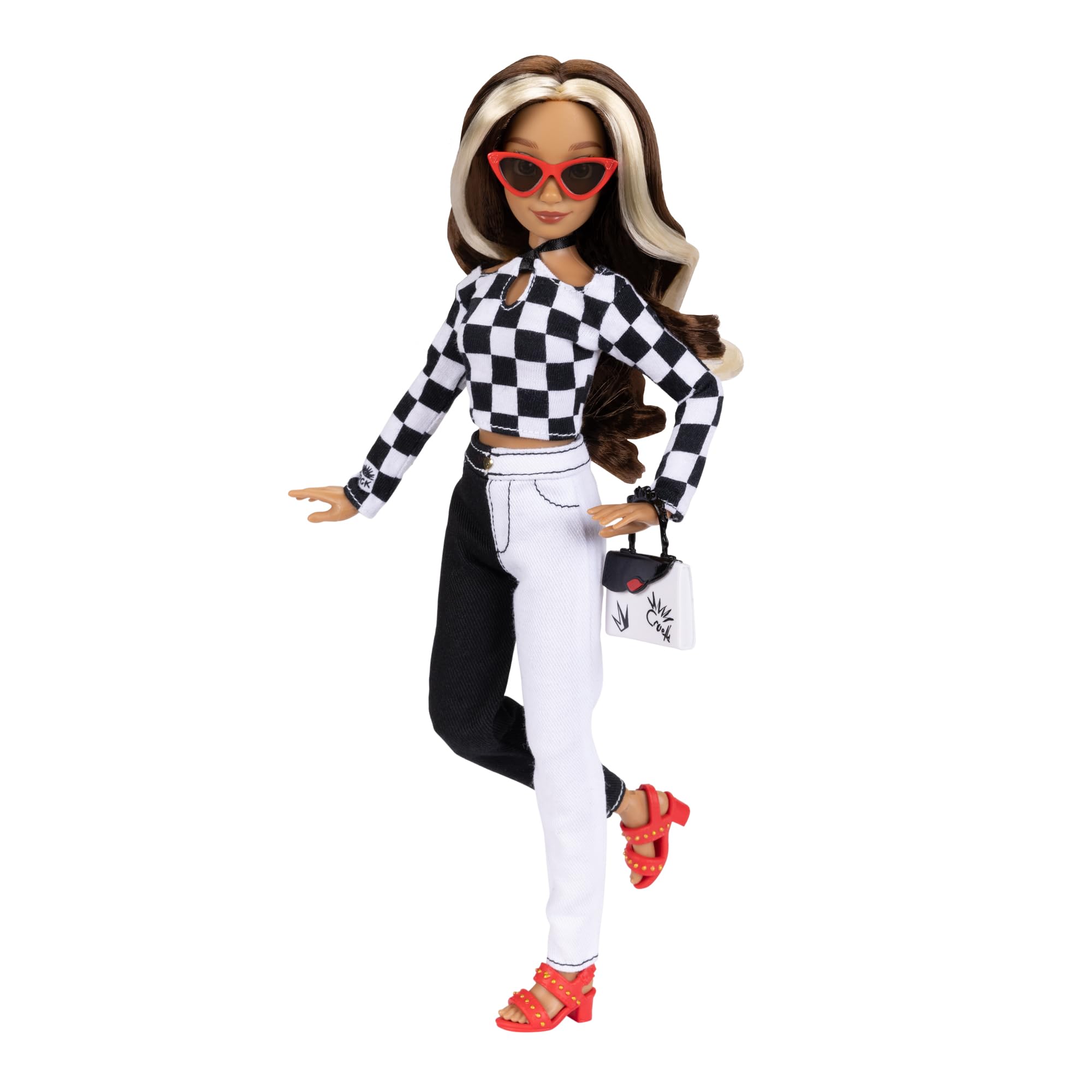 Disney ILY 4EVER Dolls Cruella 11.5" Tall with 13 Points of Articulation, Two Complete Mix-and-Match Outfits and Glittery Mickey Ring for You! - Image 9