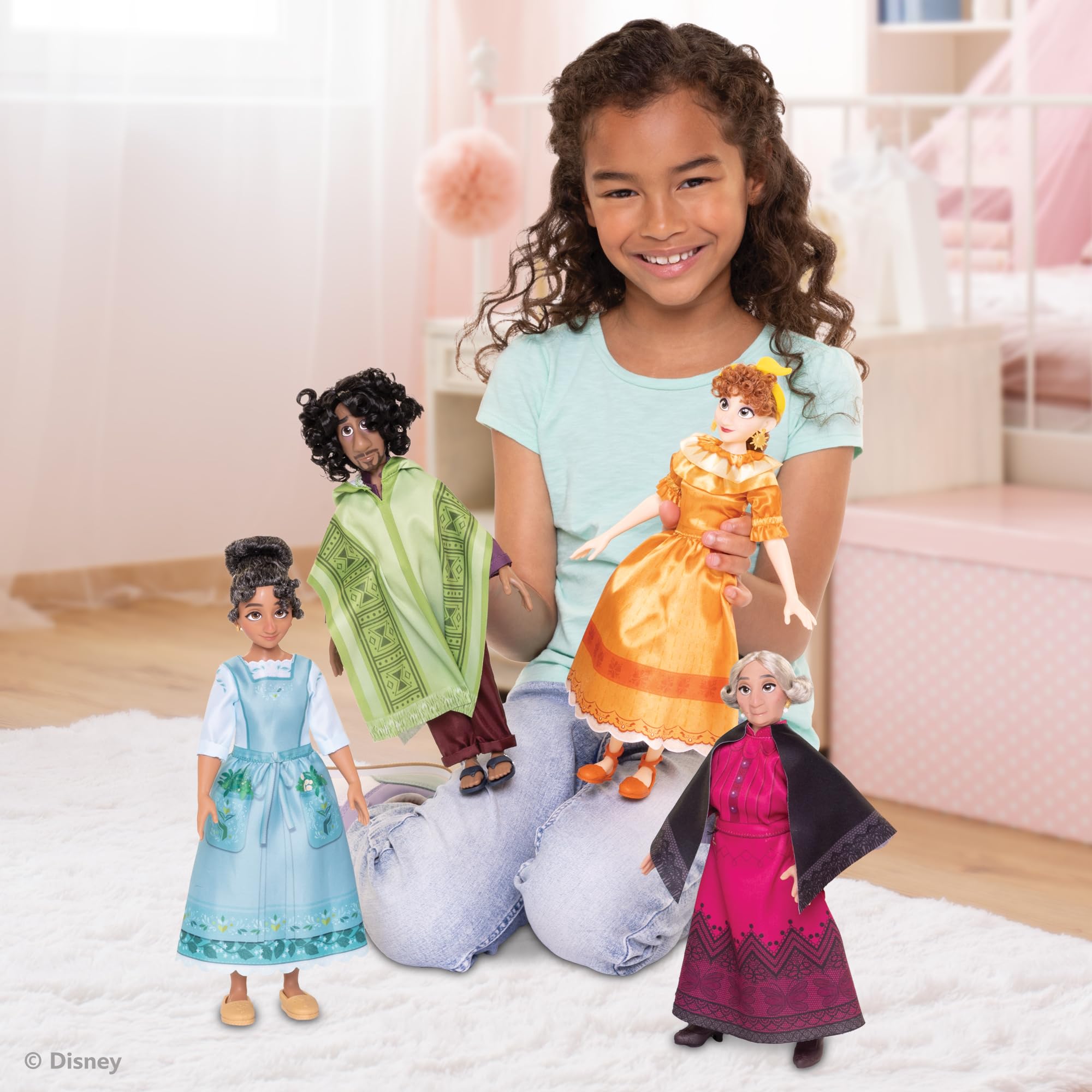Disney's Encanto Ultimate Madrigal Family Dolls Gift Set Includes 12 Dolls [Amazon Exclusive] - Image 5